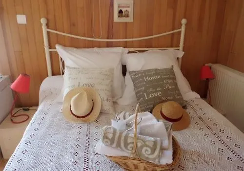 Couette-café La Del Pais 3*