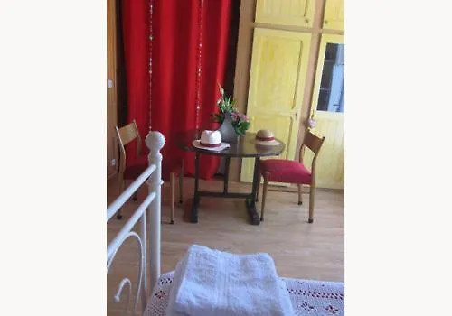 La Del Pais Couette-café 3*